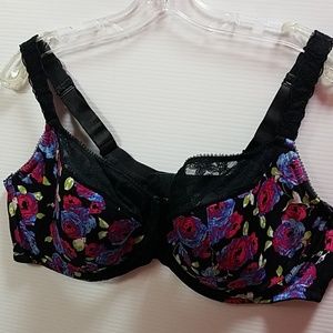 Lightly padded underwire bra
